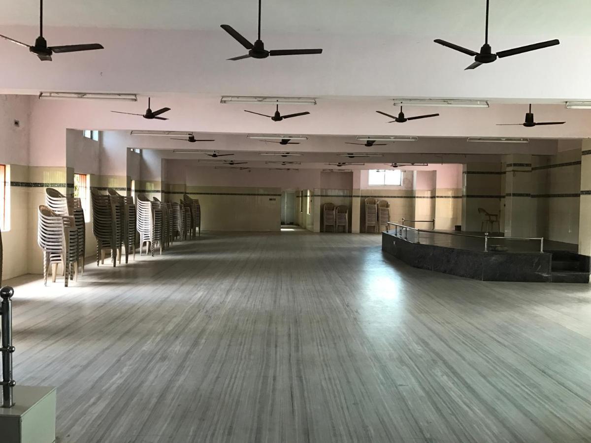 Sr Mahal & Lodge クンバコナム エクステリア 写真